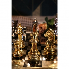 Šachy na ocelové šachovnici 60cm