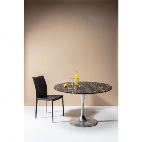 Černá čalouněná jídelní židle Milano